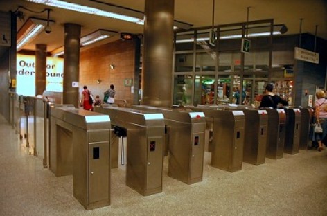 Londone už važiavimą metro galima atsiskaityti ir banko kortelėmis